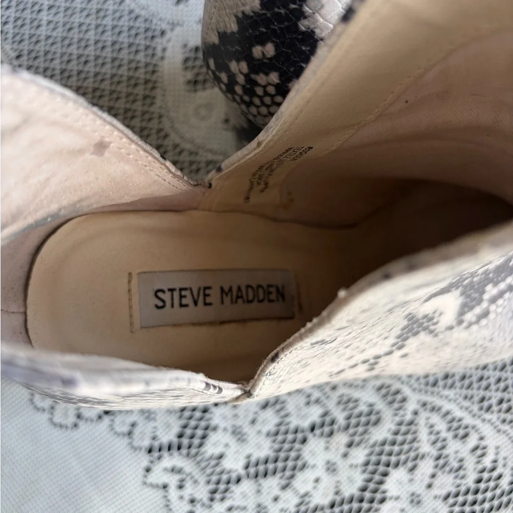 Steve Madden Black & Cream Snake-Print Ankle Booties